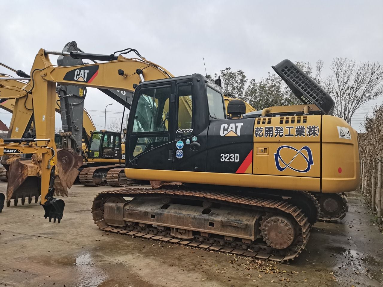 Caterpillar 323D Crawler Excavator Caterpillar 323D Crawler Excavator