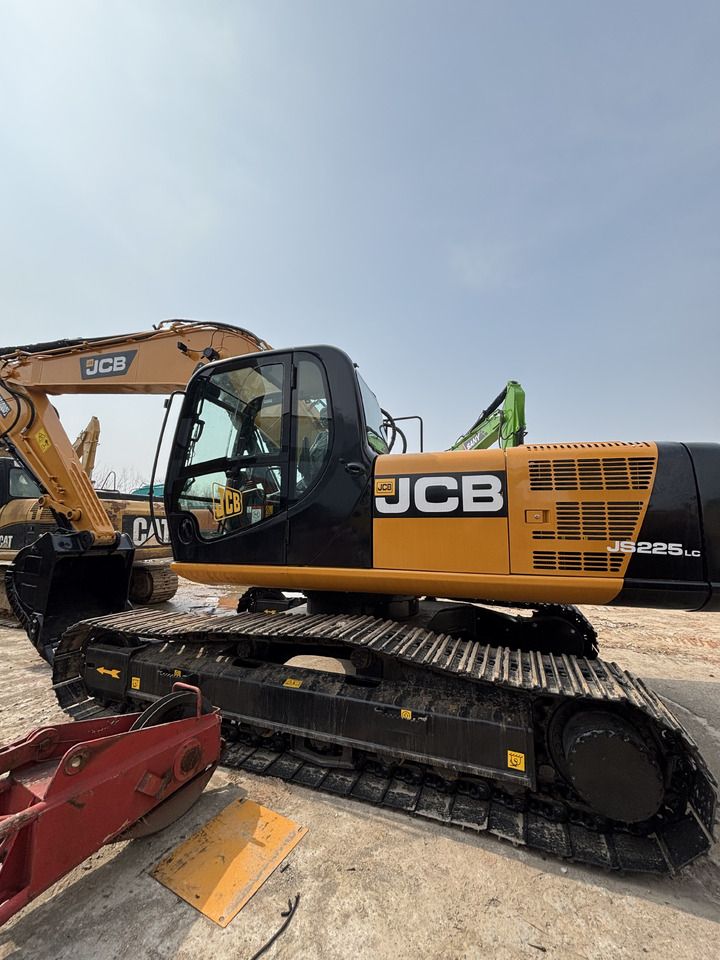 JCB JS225LC excavator, side view