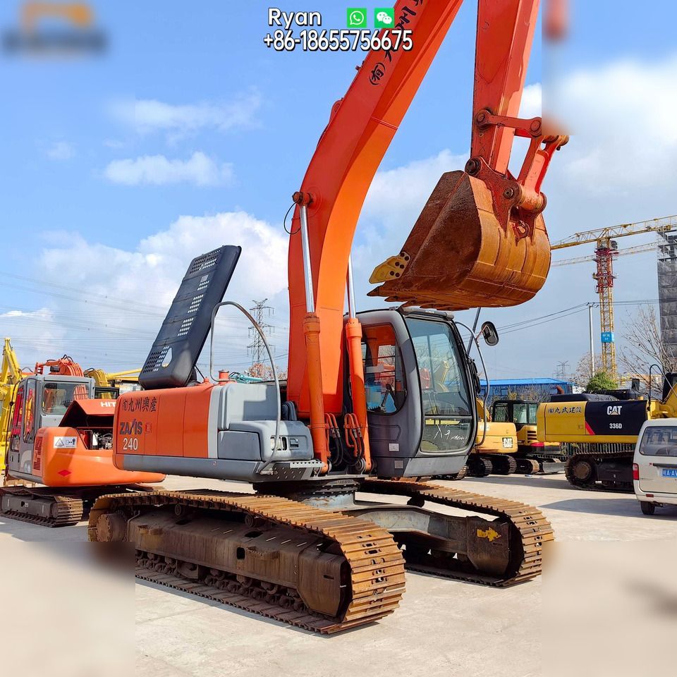 Escavatore cingolato Hitachi ZX240 del 2022