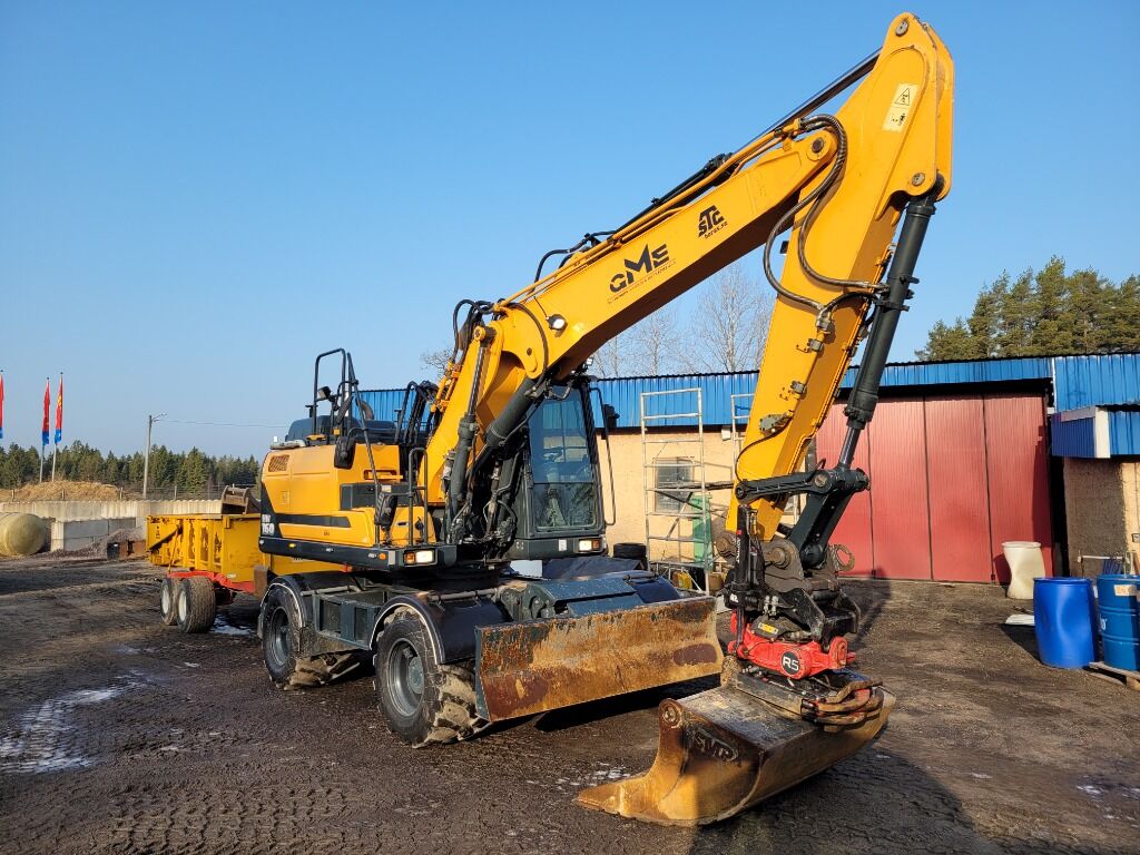 2018 Hyundai HW160 wheel excavator, side view