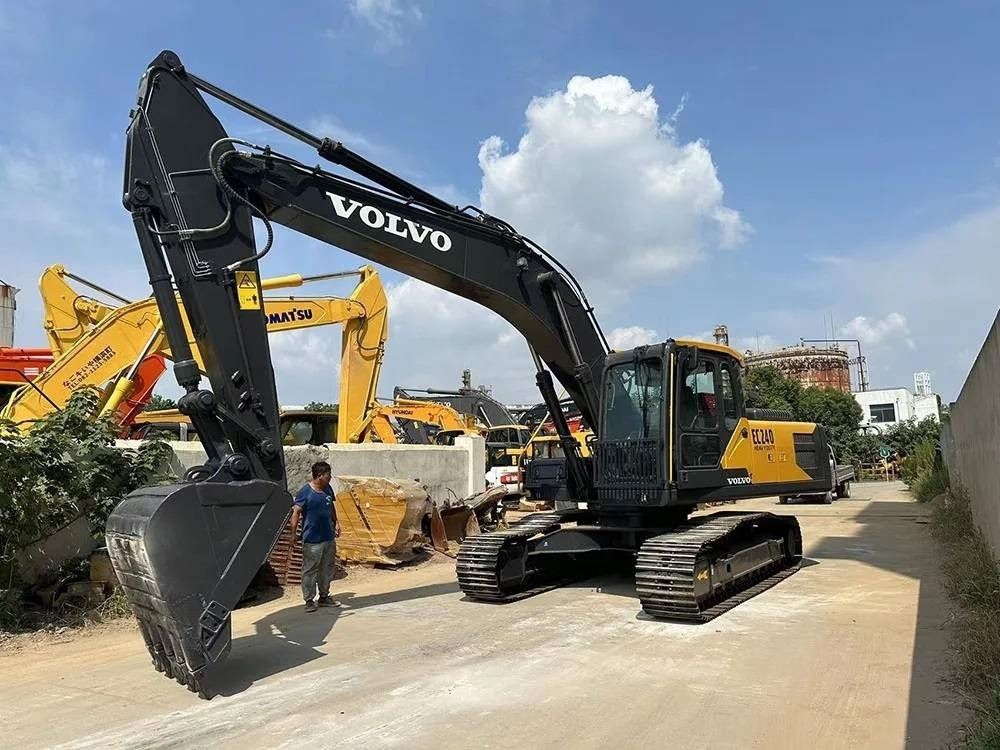 2024 Volvo EC240D Crawler Excavator