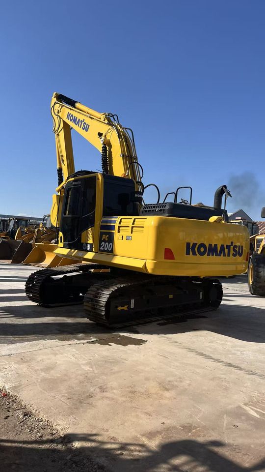 Koparka gąsienicowa Komatsu PC200-8 2023