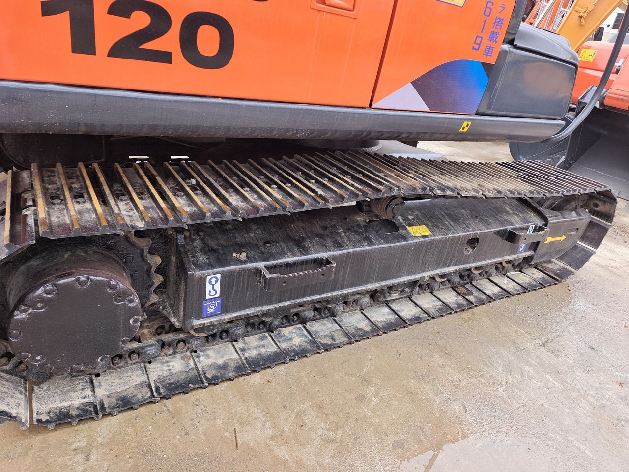 Excavator pe șenile Hitachi ZX120 2024