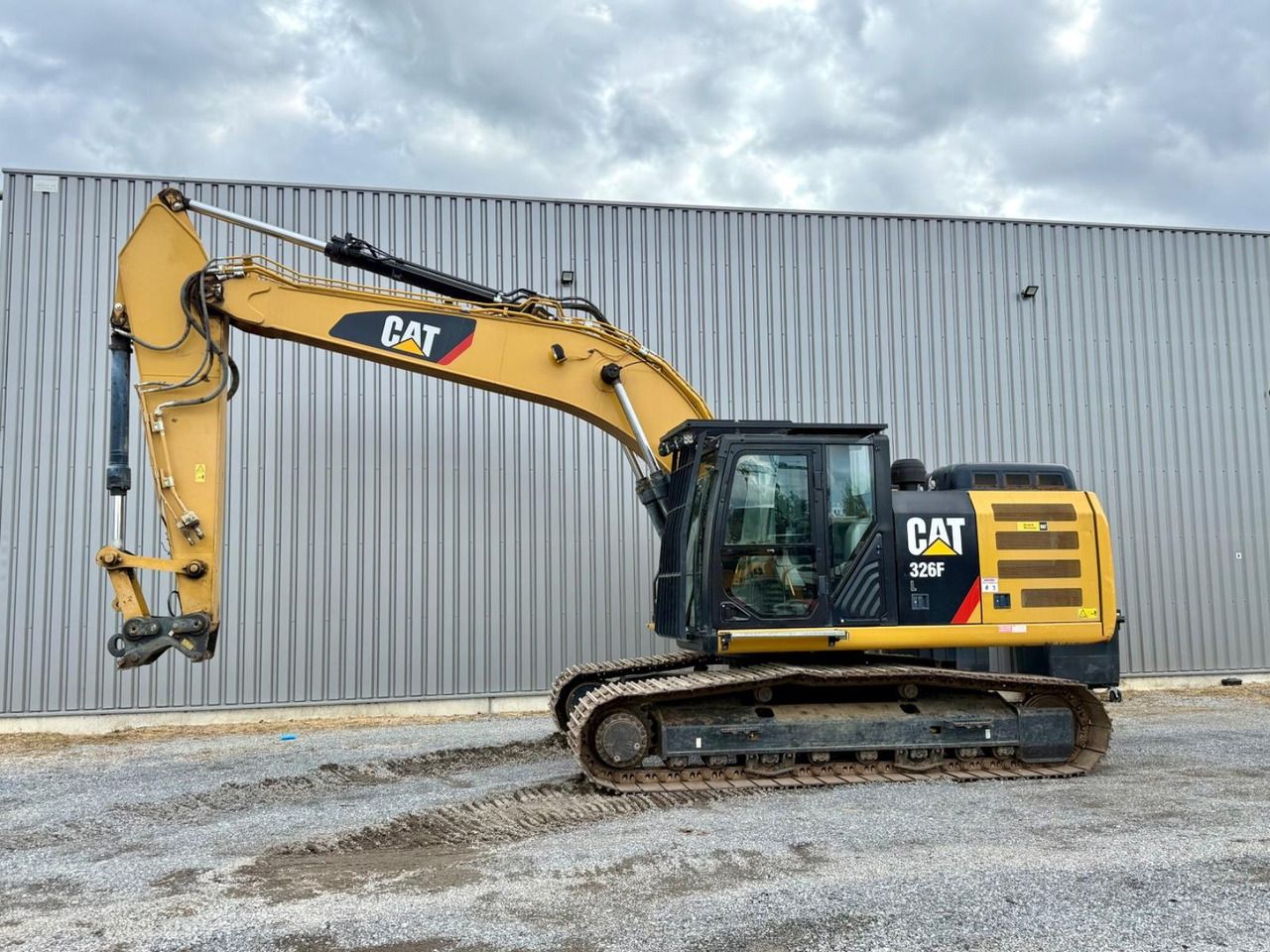 Excavator pe șenile Caterpillar 326FL din 2019