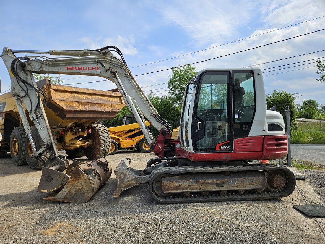 2017 Takeuchi TB290 Mini-Bagger