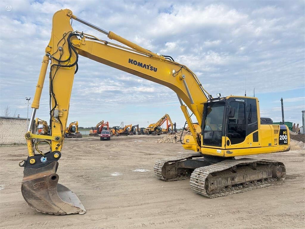 2015 Komatsu PC200 LC-8 Crawler Excavator
