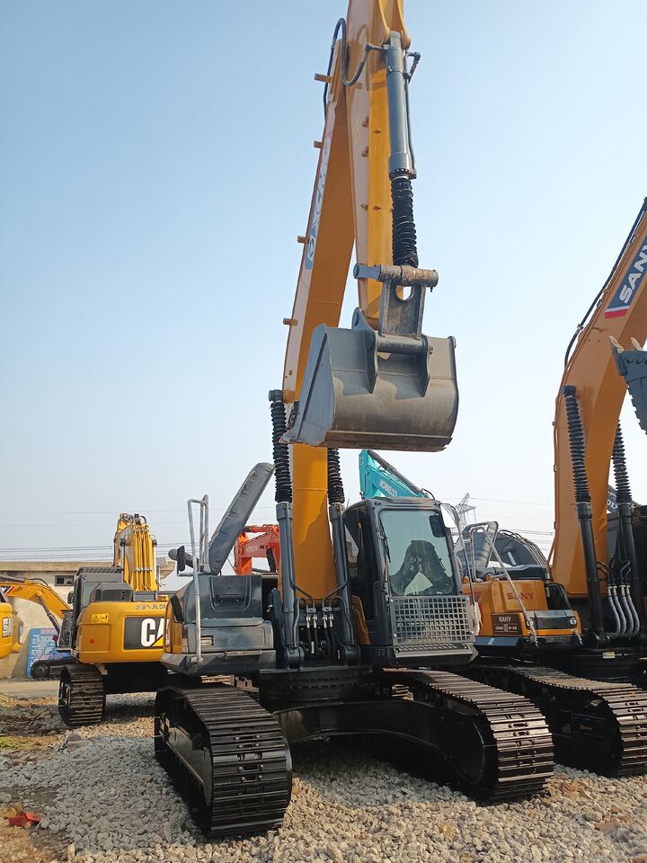 2023 XCMG XE305 Crawler Excavator
