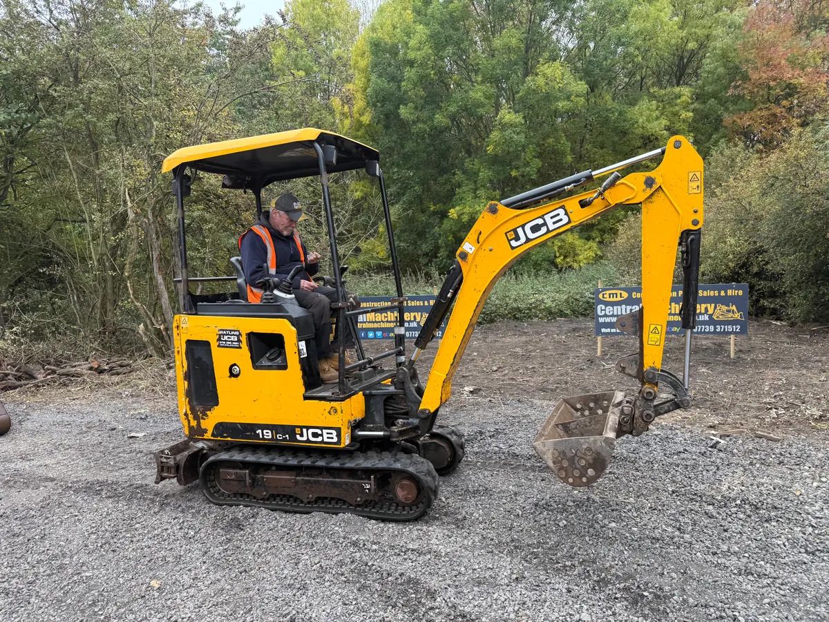 Mini excavator JCB 19C-1 2019