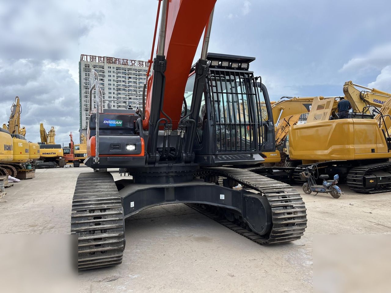 2023 Doosan DX340LC Raupenbagger