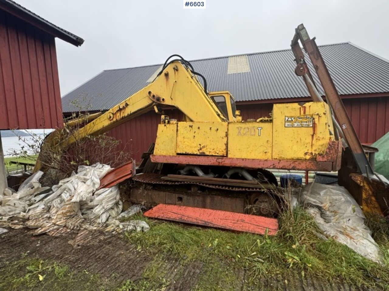 1978 Brøyt X20T excavator side view