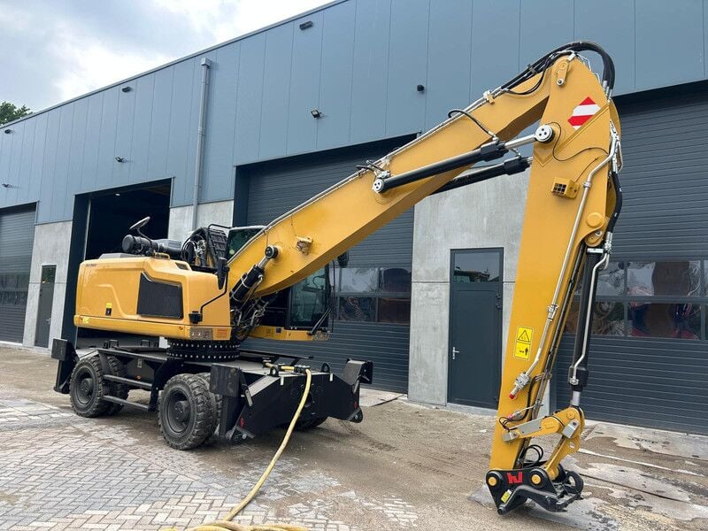 New 2022 Caterpillar MH24 Material Handler