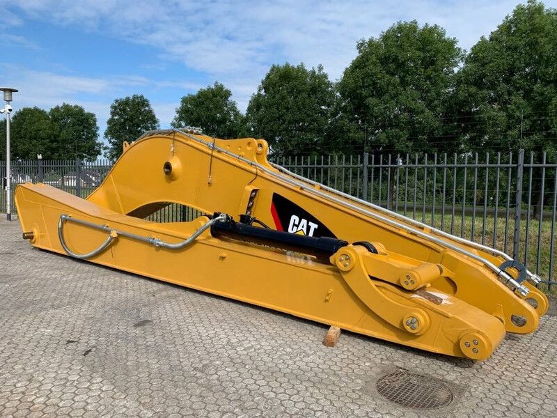 New 2024 Caterpillar 390 Crawler Excavator