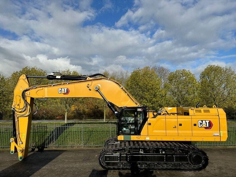 New 2024 Caterpillar 395 Crawler Excavator