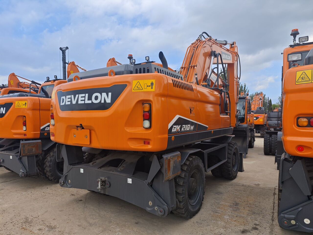 New 2026 Develon DX210W-7B Wheel Excavator
