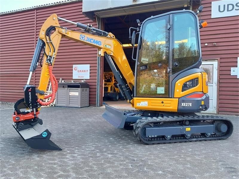 XCMG XE27E mini excavator, side view XCMG XE27E mini excavator, side view